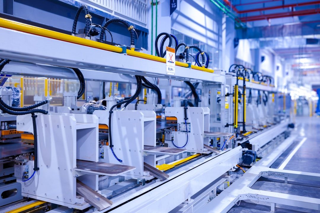 Een fabriek met veel machines
